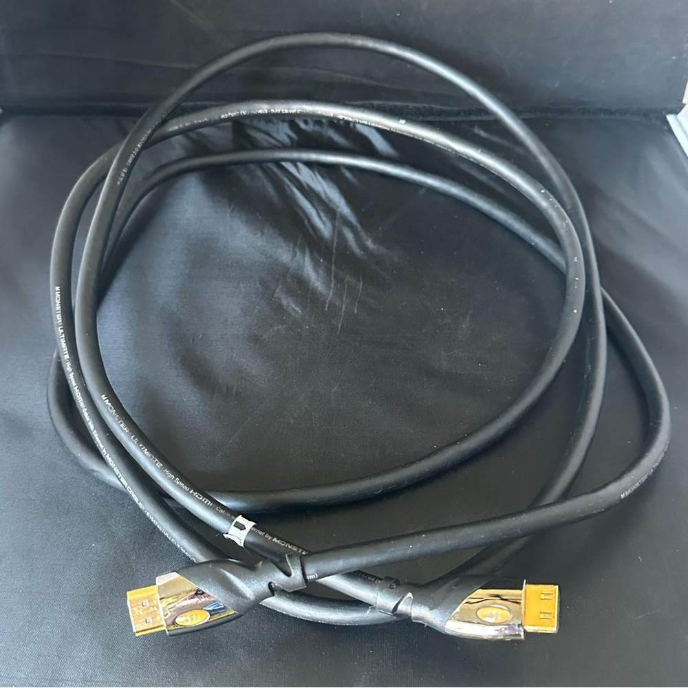 Monster ULTIMATE HDMI High Speed with Ethernet E194702 26AVG - 8 ft Works!